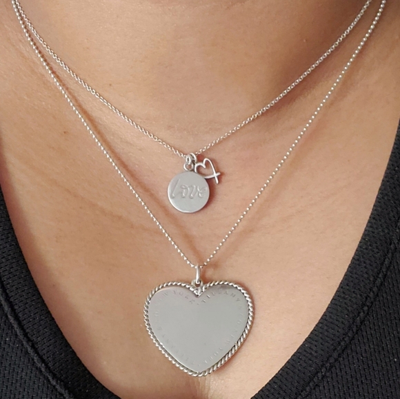 Twist Heart Pendant w/ 18inch Beaded Chain - Picture 6 of 7